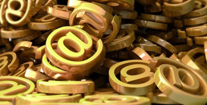 Zilnic se dau peste 250 miliarde de mesaje. Emailurile polueaza aproape la fel ca masinile