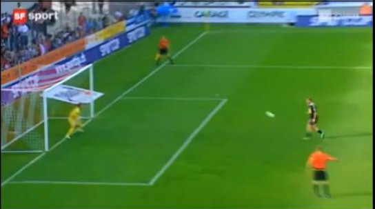 VIDEO Lui Ogararu nu i-a venit sa creada! Cum a vrut un adversar sa dea gol din penalty! :)