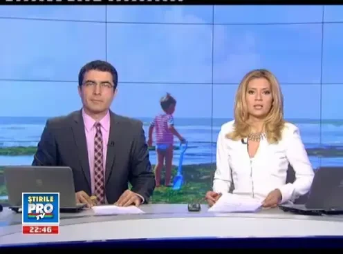 VIDEO: Aventura unui turist pe litoral care incearca sa gaseasca apa limpede in Marea Neagra