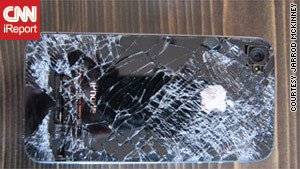 Rezultat surprinzator. Ce s-a ales de un iPhone 4 care a cazut de la 4.000 de metri