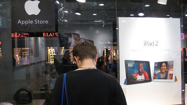 Au copiat un magazin Apple perfect iar angajatii credeau ca lucreaza pentru Steve Jobs.Cum s-a aflat