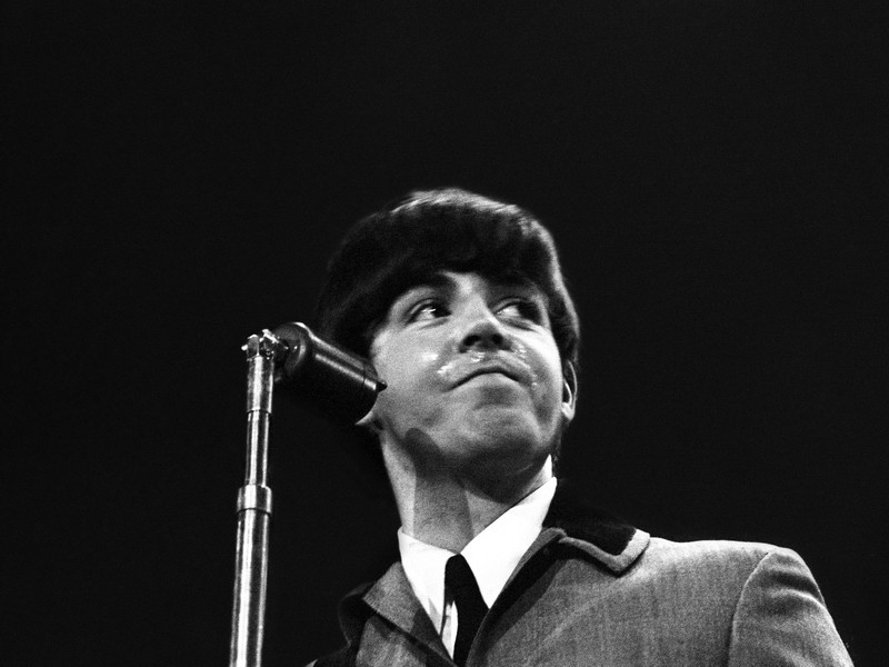 Un film nedevelopat dintr-un aparat ce a apartinut unui membru Beatles va fi scos la licitatie