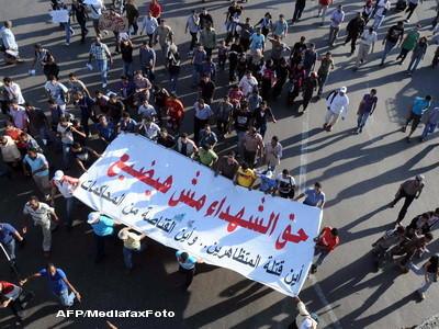 Egiptul este din nou in haos. Doi oameni au murit, iar 1400 sunt raniti, in urma protestelor