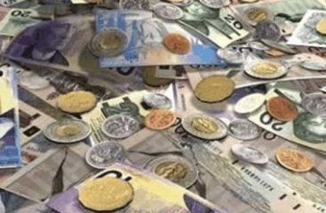 Top 9 produse in care poti investi daca dolarul se depreciaza masiv