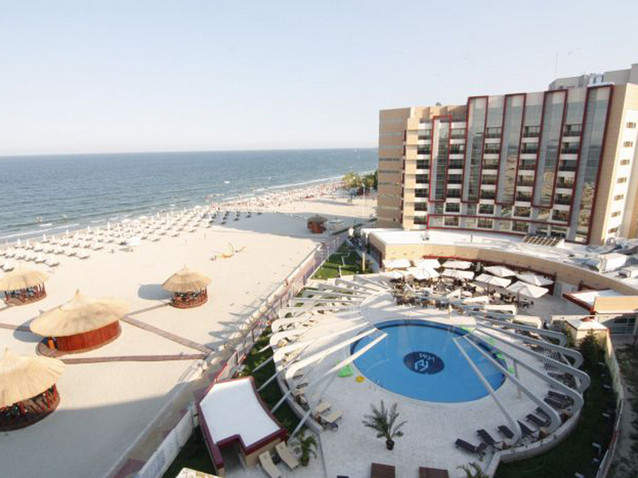 Luxul dintre alge. Hotelul de 5 stele din Mamaia cu preturi ca in Nisa, plin ochi in fiecare weekend