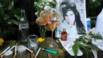 Microsoft prezinta scuze. Cum a incercat compania sa faca bani de pe urma mortii lui Amy Winehouse