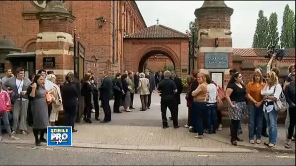 Amy Winehouse a fost incinerata. Tatal artistei: