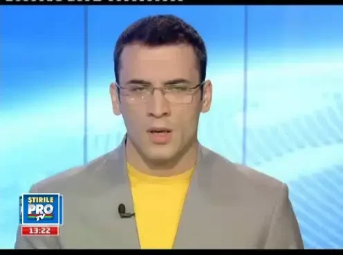 Bodyguarzii lui Amy Winehouse s-au pozat cu cenusa cantaretei. GALERIE FOTO de la inmormantare