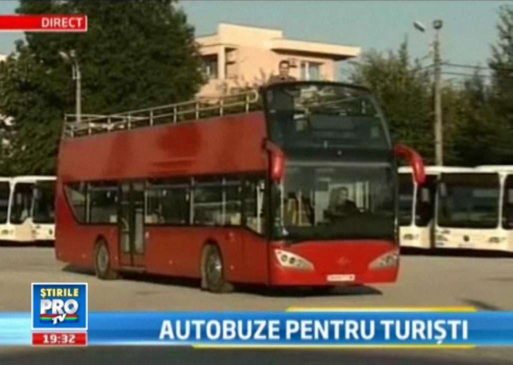 Tour-bus de Bucuresti. Turistii se pot plimba prin Capitala ca prin Londra. Cat costa un abonament