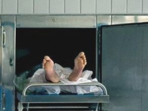 Un barbat s-a trezit la morga, intr-un sac pentru cadavre, dupa o betie. Ce reactie a avut