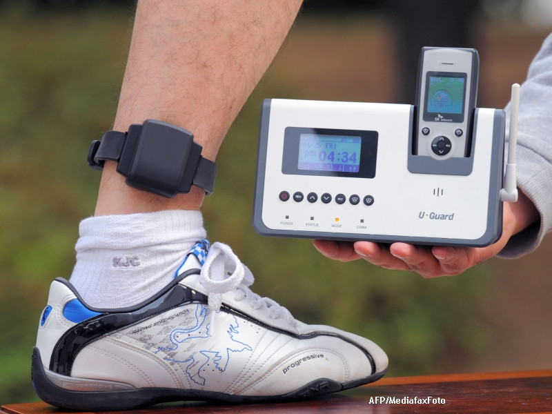 Persoanele arestate preventiv vor putea sa stea acasa, dar vor fi monitorizate prin satelit