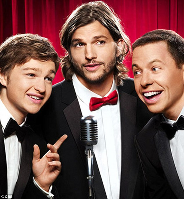 "Doi barbati si jumatate": Ashton Kutcher in primul sau episod la TV. Ce spune presa din SUA. VIDEO