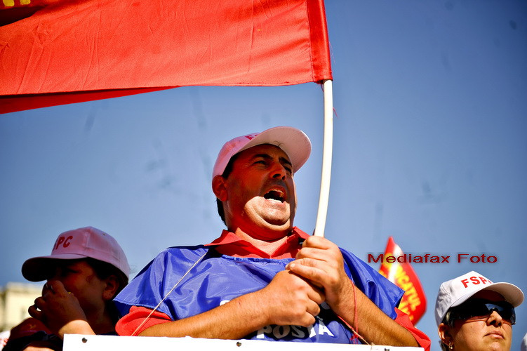 Miting "postasesc" in Capitala. Sindicalistii nu sunt de acord cu disponibilizarile