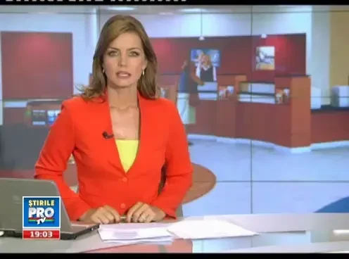 "Ati umplut usa cu pamant?!" De cat timp au avut nevoie mascatii ca sa sparga o usa din lemn. VIDEO