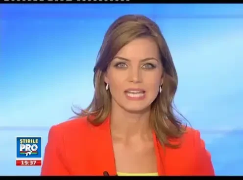 Politistul Robocop. A fost aruncat in aer de o masina furata, dar nu s-a dat batut. VIDEO