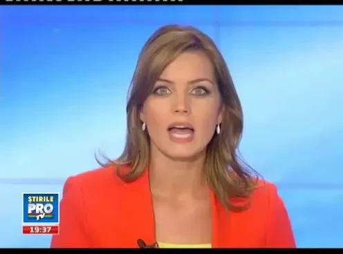 Suparata ca a fost trasa pe dreapta, i-a atacat pe politisti cu laptele de la propriul san