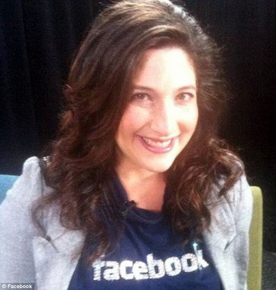 Rivalitate intre frati? Randi Zuckerberg a demisionat de la Facebook. Ce-i pregateste lui Mark