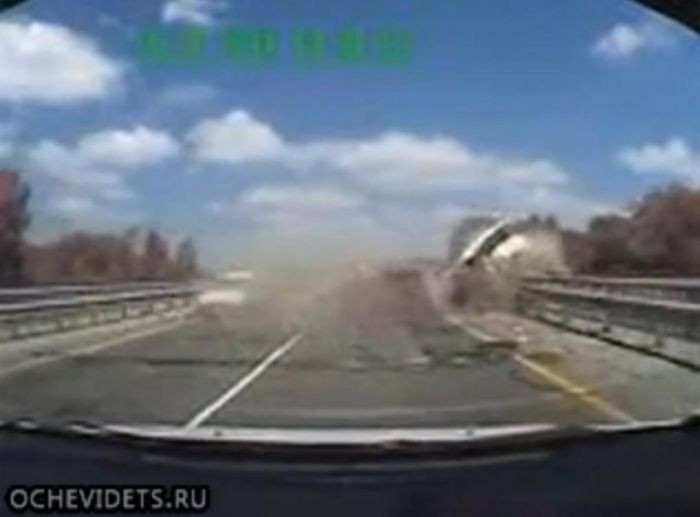 VIDEO. Uneori vezi moartea venind spre tine doar in ULTIMA SECUNDA