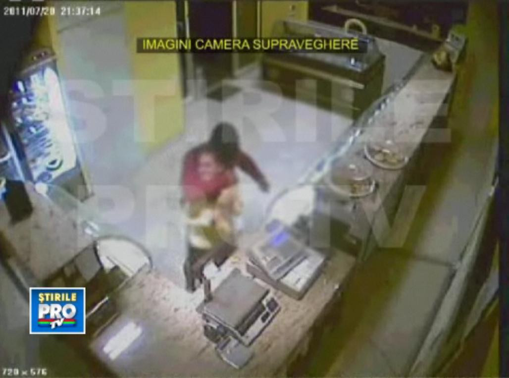 VIDEO. Imagini socante, dar regizate. Telenovela jafurilor, filmata de camerele de supraveghere