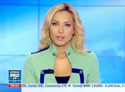 Pelerinaj la National Arena. Strigate de bucurie si aplauze cand s-a aprins nocturna. VIDEO