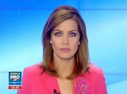 Yacht lovit de un petrolier in rada unui port englezesc. O camera web a surprins momentul. VIDEO