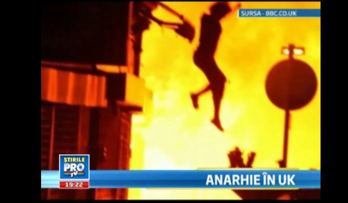 Cine este Adrian,tanarul roman care a salvat-o pe femeia din Polonia surprinsa in aceasta fotografie