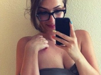 O poza pe zi facuta in oglinda a transformat-o in vedeta. Blogul ei are 90.000 de accesari pe luna