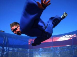 Vrei sa te simti ca Superman? Corespondentul Stirilor ProTV, Rares Nastase, a incercat Wind-Tunnel