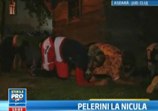 Intre rugaciune, bere si manele. Cum au petrecut romanii de Sfanta Maria