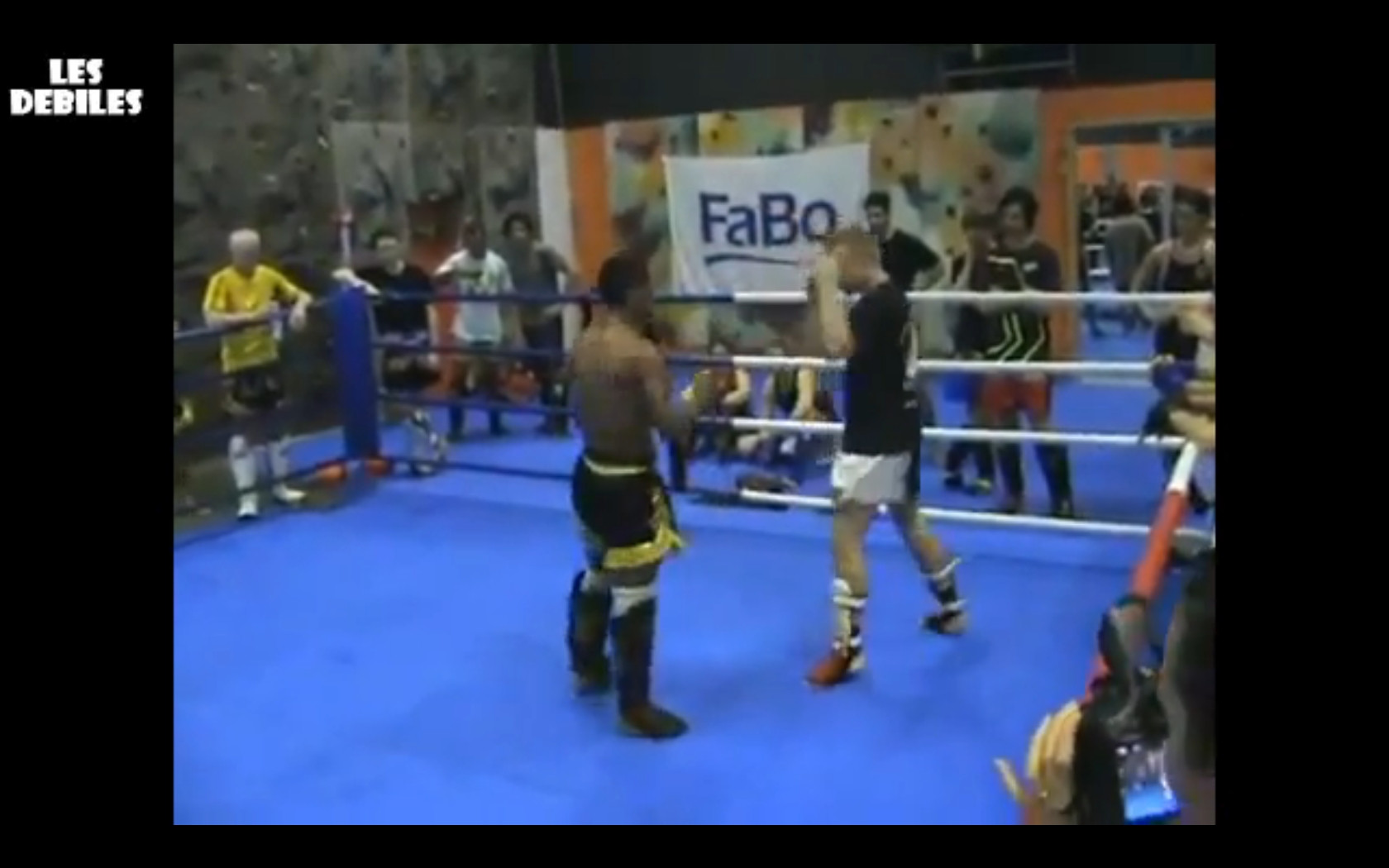K.O. impresionant la box thailandez. VIDEO