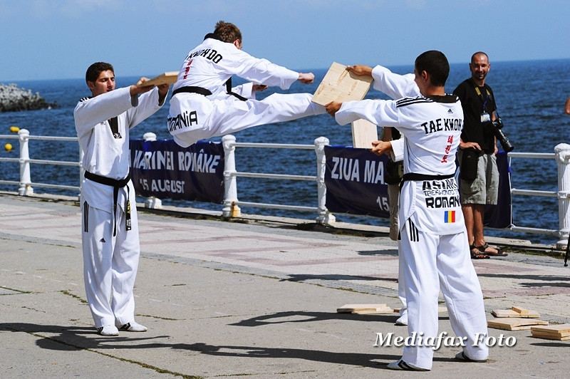 Marina, in toata splendoarea ei. Parada militara vazuta prin obiectiv. VIDEO