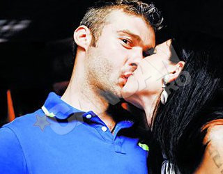 Tatal Danei "Marijuana", despre iubitul acesteia: "E un nenorocit! Face sex cu ea pentru bani"