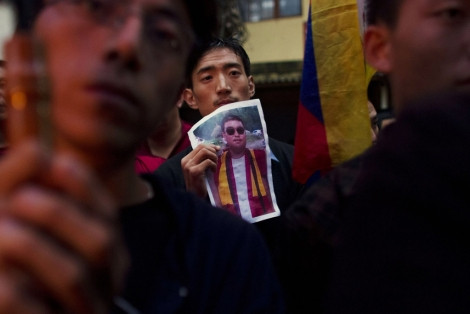 Manastire tibetana sub asediu. Cel putin 1000 de soldati chinezi au inconjurat locasul