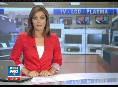 Romanii au invins teama ca vor ajunge saraci lipiti si s-au napustit pe electronicele de la reduceri