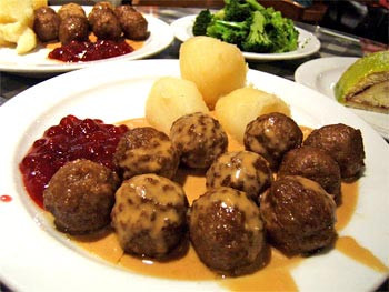 Cum a ajuns un magazin de mobila in top 3 restaurante din Bucuresti