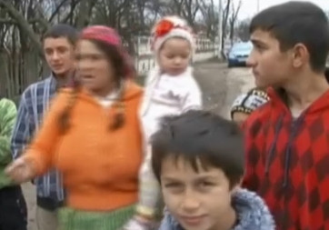 2 milioane de tigani din Romania, indemnati sa-si recunoasca etnia.In 2050, vor fi 40% din populatie