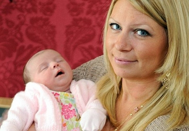 Caz rar. Parintii acestui nou nascut nu si-au putut reveni din uimire cand bebelusul lor le-a zambit