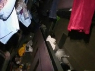 La un pas de o tragedie. Un autocar cu 50 de oameni s-a rasturnat pe DN7