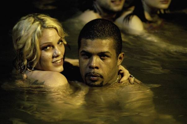 Foto. Cabral, cine e blonda pe care o strangi la piept?