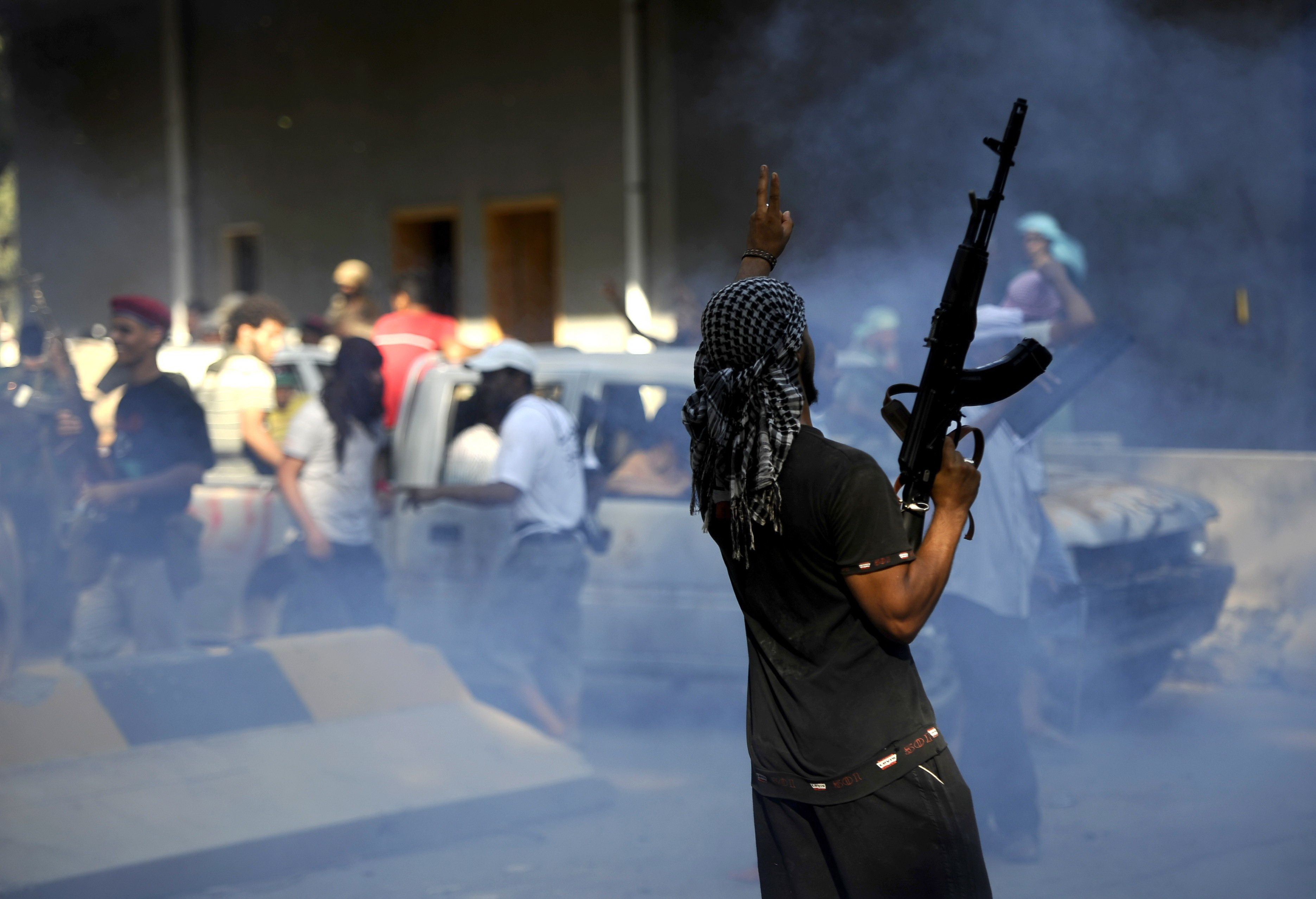 Rebelii dau ultima batalie pentru Tripoli. Obama: "Libia scapa de un tiran"