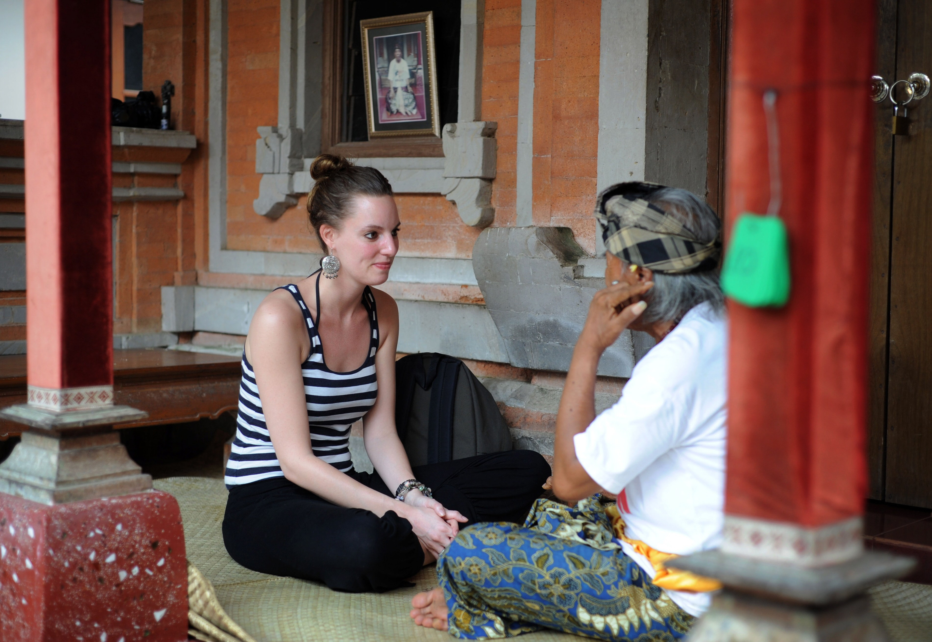 O familie de tigani romani a inventat "cosmarul american". Pe bani grei vorbeau chiar si cu mortii