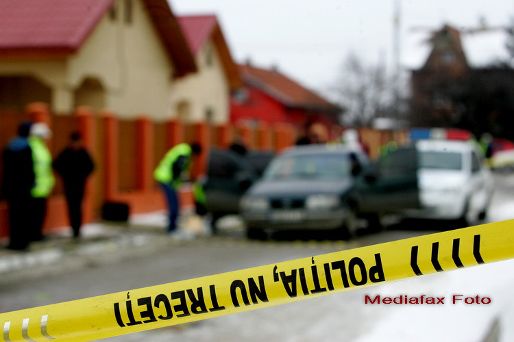 Reglare de conturi intre cumnati, in plina strada. A fost injunghiat in inima, langa copilul sau