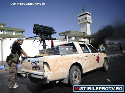 "Viu sau mort!" Recompensa de 1,7 mil. dolari pentru prinderea lui Muammar Ghaddafi. Lupta continua!