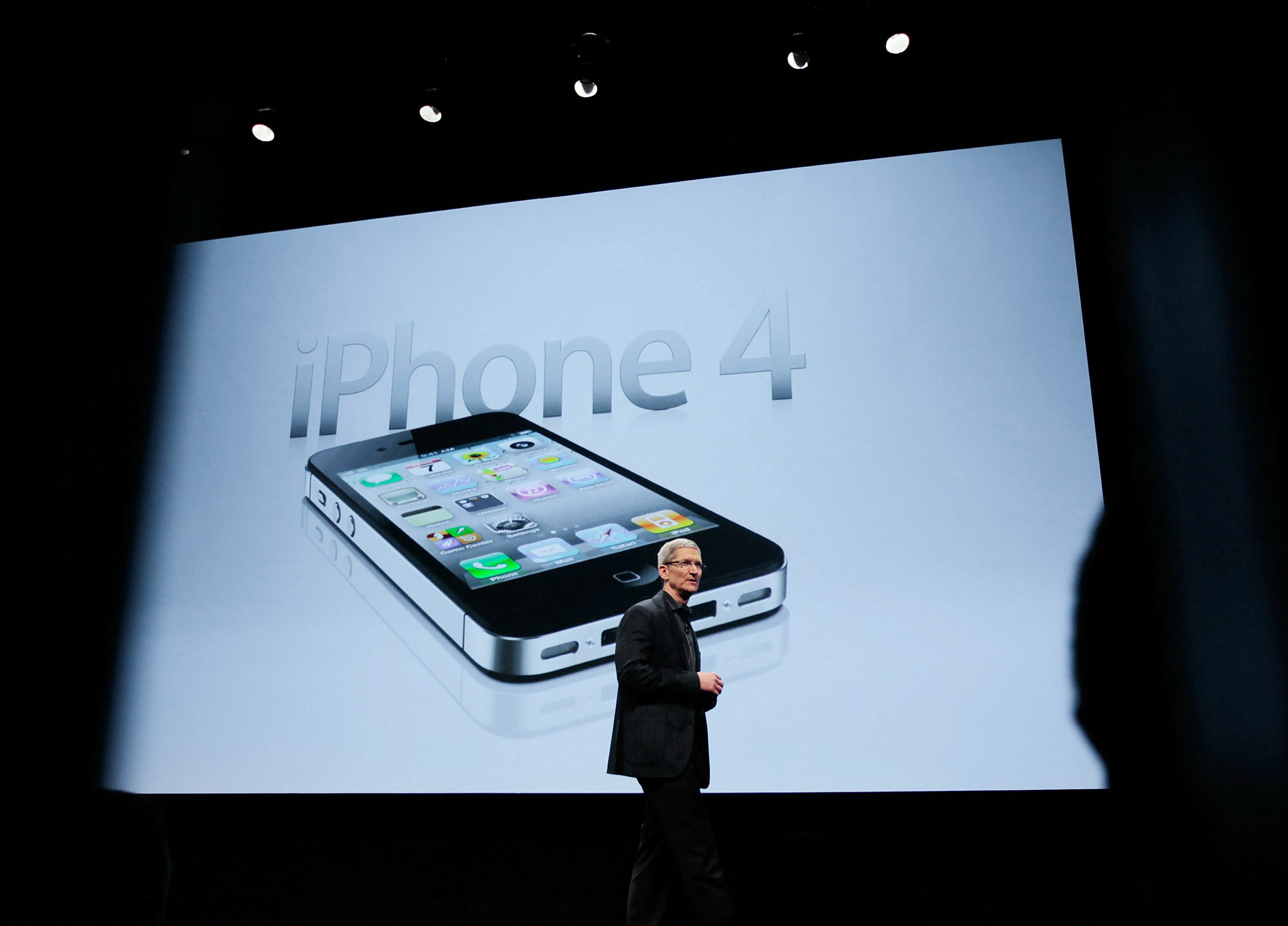 Noul sef Apple raspunde la e-mailuri oarecare. Ce raspuns genial i-a dat unui blogger