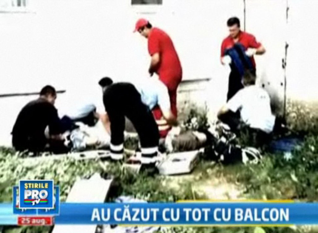 A cazut cu tot cu balcon si a murit pe masa de operatie. Caz incredibil la Timisoara