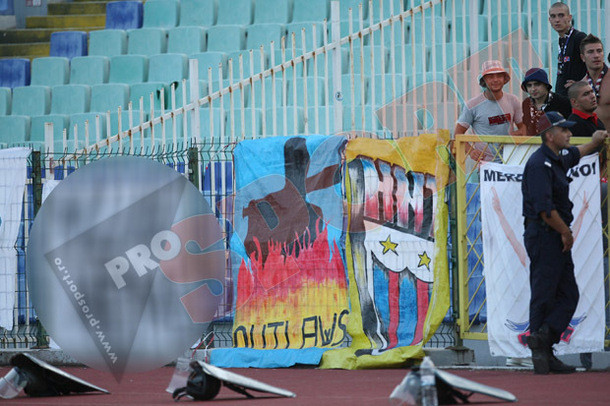 FOTO Mesajul afisat de stelisti care l-a facut pe Meme sa-i crape obrazul de rusine