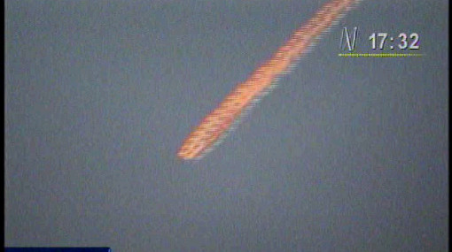 Gafa zilei in presa. The Telegraph prezinta un avion cu reactie drept un meteorit spectaculos. VIDEO