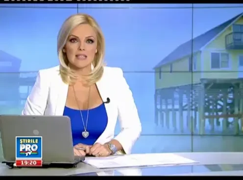 LIVE: Uraganul Irene a omorat doi oameni. Furtuna lasa in bezna 300.000 de americani