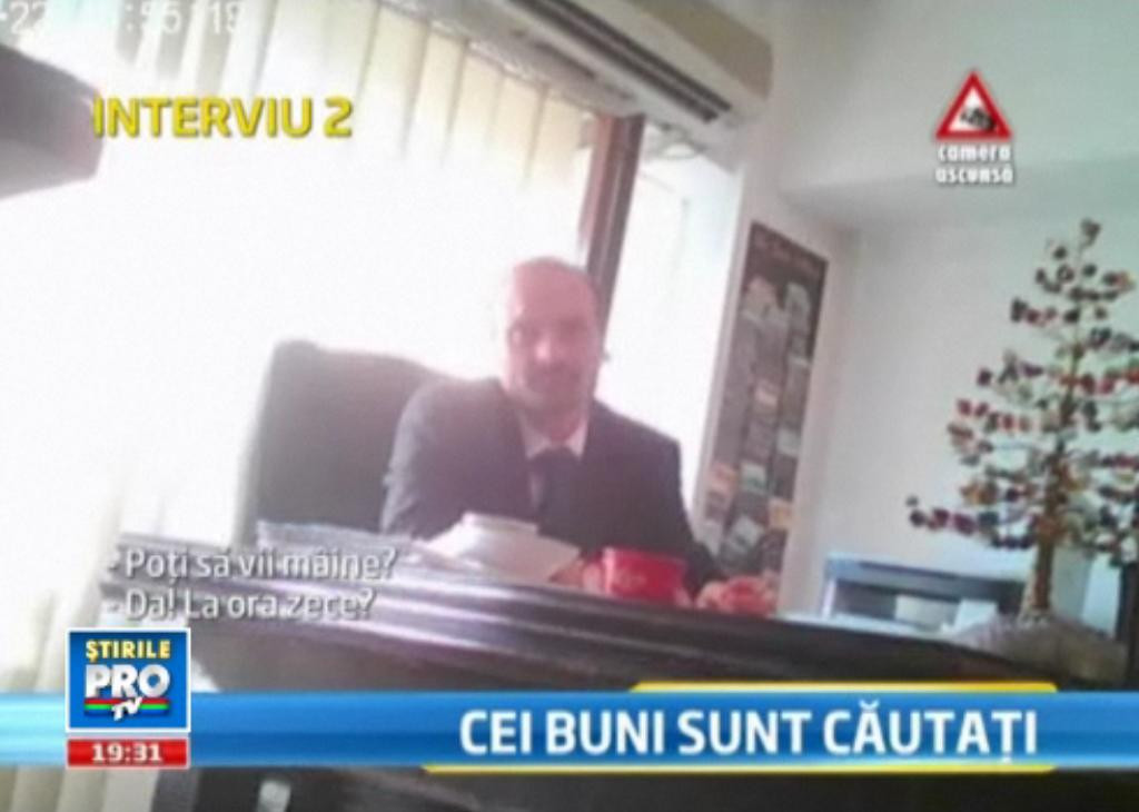 Experiment StirileProTV cu CAMERA ASCUNSA: Cat de discriminat este un tigan care vrea sa se angajeze