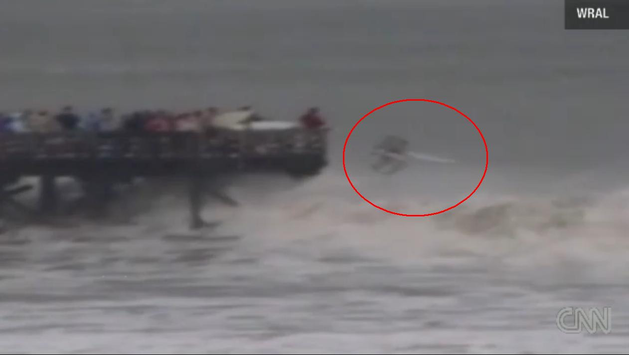 Ei sunt oamenii care ar dansa de Apocalipsa. Imagini incredibile in ziua in care SUA tremura